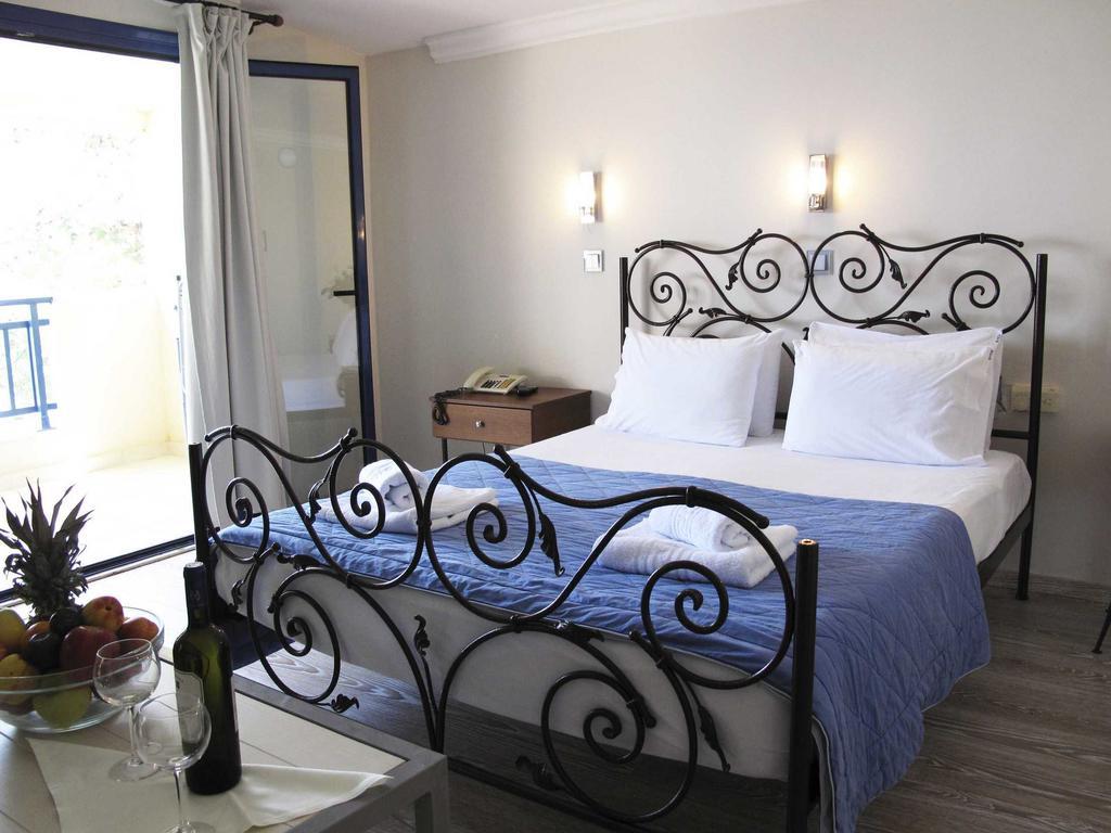 Hotel Azur Kryopigi Exteriör bild