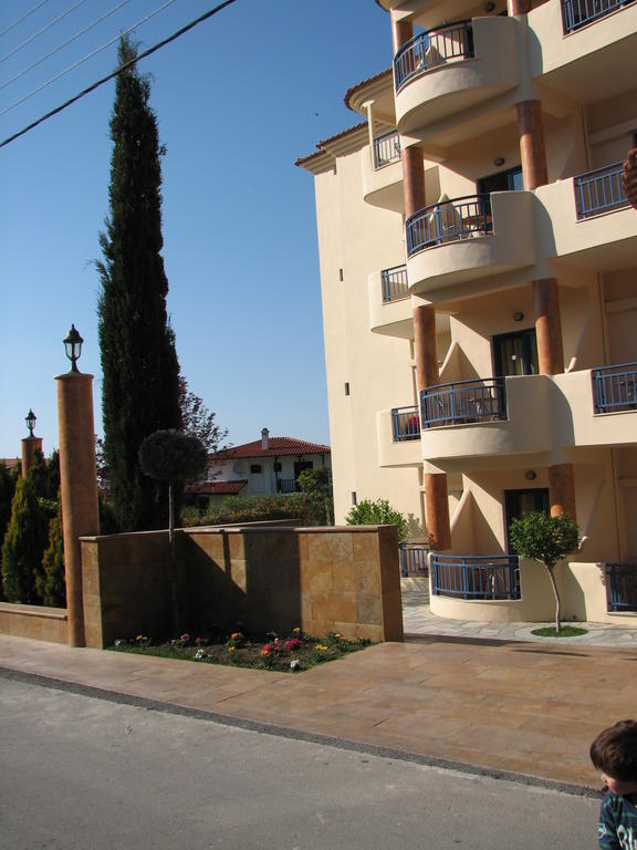 Hotel Azur Kryopigi Exteriör bild