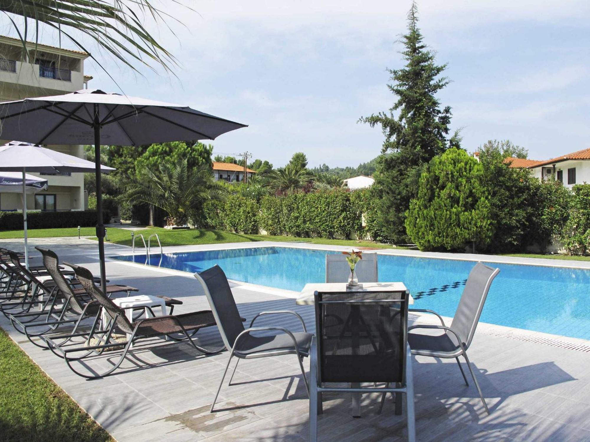 Hotel Azur Kryopigi Exteriör bild