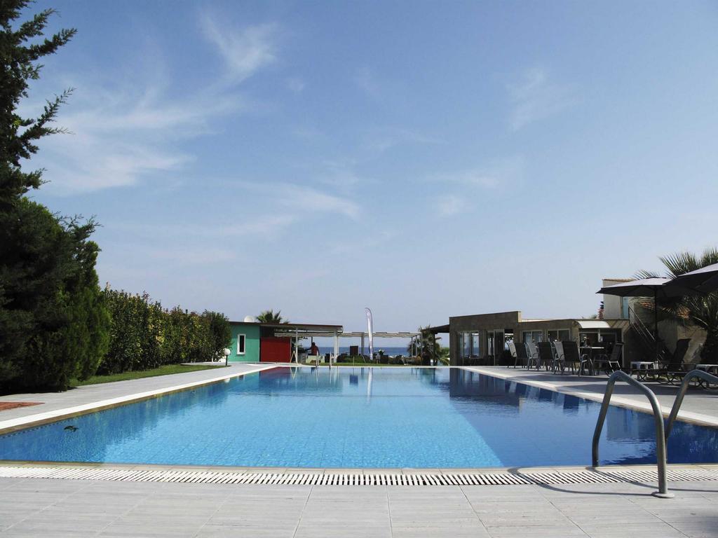 Hotel Azur Kryopigi Exteriör bild