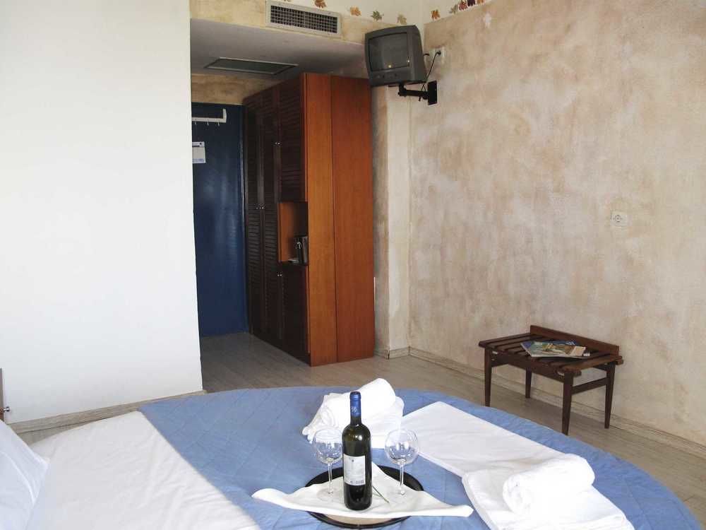 Hotel Azur Kryopigi Exteriör bild